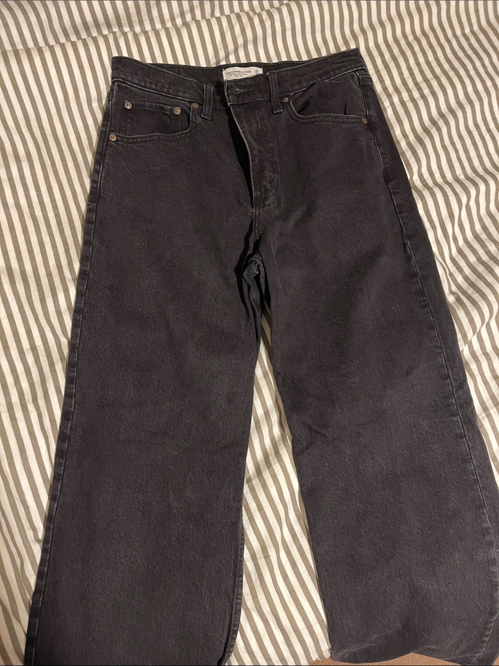 Abercrombie & Fitch the 90s relaxed high rise Jean